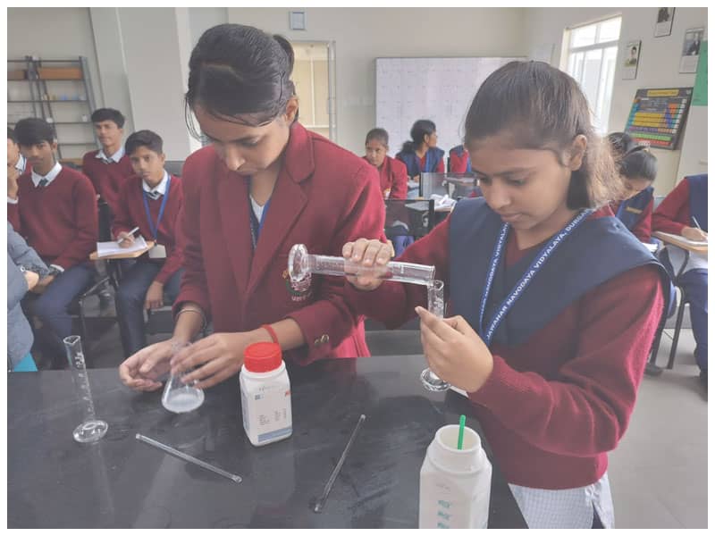 Chemistry--Experiments-to-test-acid-is-conducted-by-students